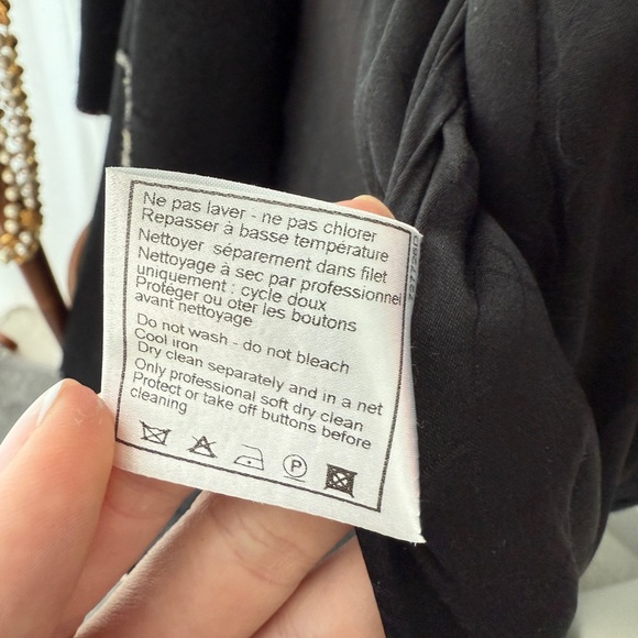 ❗️SOLD❗️LOT 1688❗️FINAL PRICE❗️BRAND NEW ICONIC CHANEL 2005 coat - Picture 8 of 17